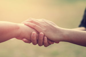 Wsparcie bliskich osób ma ogromne znaczenie dla powodzenia terapii osoby uzależnionej od hazardu pomoc uzależnionym od hazardu