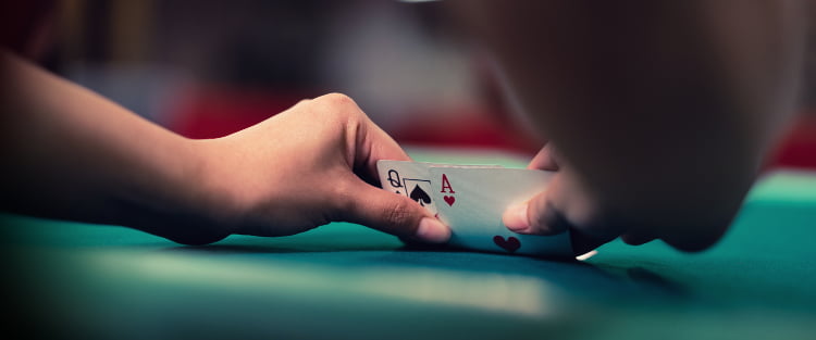 Blackjack to jedna z najbardziej popularnych karcianych gier kasynowych blackjack