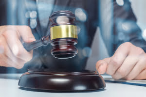 Za udział w nielegalnych grach hazardowych grożą wysokie kary finansowe nielegalne gry hazardowe - kary