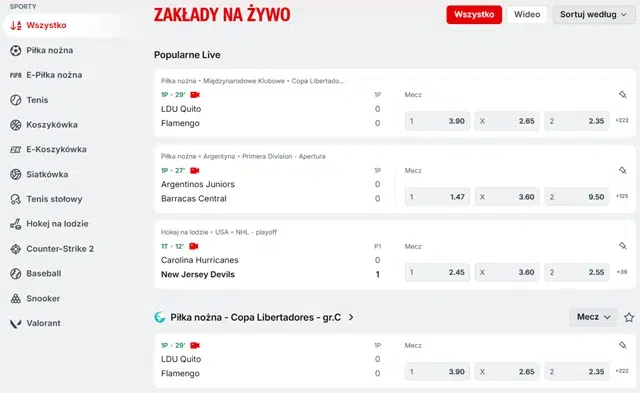 Zakłady na żywo w Superbet - lista dyscyplin, sekcja "Popularne Live" i piłka nożna.