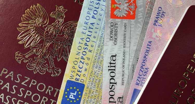 Zgodnie z ustawą hazardową każdy bukmacher online ma obowiązek weryfikować wiek i tożsamość graczy weryfikacja tożsamości przez bukmachera
