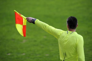 Euro 2021 to pierwsze Mistrzostwa Europy w piłce nożnej, w których sędziów wspierać będzie VAR Euro 2021 - sędzia