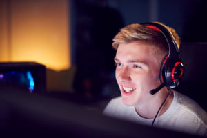 Counter Strike w wersji klasycznej nadal ma wielu fanów - także wśród młodszych graczy gracz Counter Strike