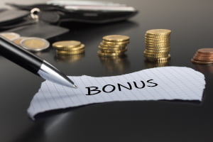 Bukmacher sięga najpierw po środki depozytowe gracza, a dopiero potem po bonus obrót bonusem a środki depozytowe