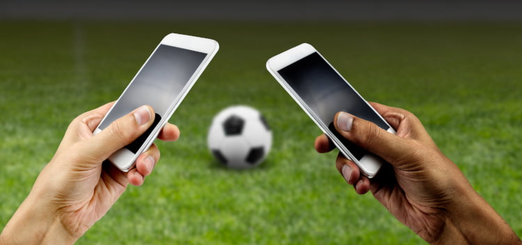 Surebet to np. obstawienie na 1 kuponie wygranej gospodarzy meczu, a na 2 kuponie wygranej gości (w przypadku zakładu 2-drogowego) surebet