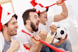 Kibice także korzystają na bukmacherskim sponsoringu sportu Sponsoring sportu a kibice