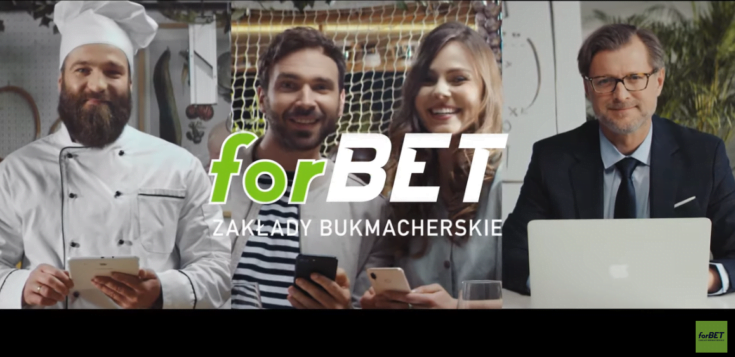 Reklama forBET pokazuje, jak miłośnicy sportu mogą łatwo obstawiać online forBET - reklama