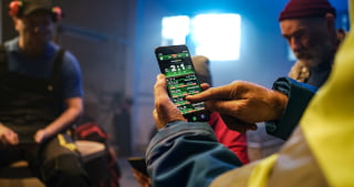 Aplikacje bukmacherskie pozwalają na grę w dowolnym miejscu i czasie Porównanie bukmacherów - aplikacje mobilne