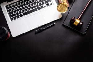 Prawo w Polsce będzie musiało ustalić zasady legalnego posługiwania się kryptowalutami Bitcoin a polskie prawo