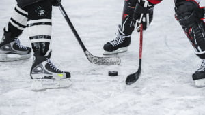 Bardzo wysoki i wyrównany poziom w NHL może przysparzać kłopotów graczom typującym zakłady bukmacherskie na mecze tej ligi Przewidywalność sportu - hokej na lodzie