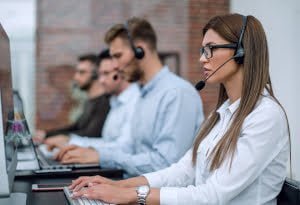 Kiedy jest dużo zgłoszeń, na odpowiedź konsultantów trzeba poczekać dłużej Problemy z bukmacherem online - obsługa klienta