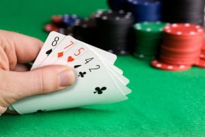 Zasady pokera 2-7 Draw wymagają, by gracz ułożył jak najniższy układ Poker 2-7 Draw - zasady