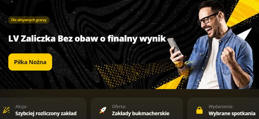 LV Zaliczka w LV BET - bez obaw o finalny wynik w piłce nożnej. Mężczyzna ze smartfonem świętuje