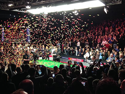Finał turnieju Masters Snooker - Shaun Murphy podnosi trofeum Finał turnieju Masters Snooker 2015 - Shaun Murphy podnosi trofeum